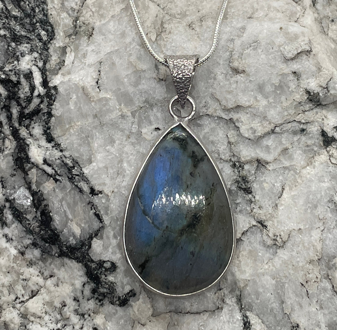 Gorgeous Labradorite and Silver pendant