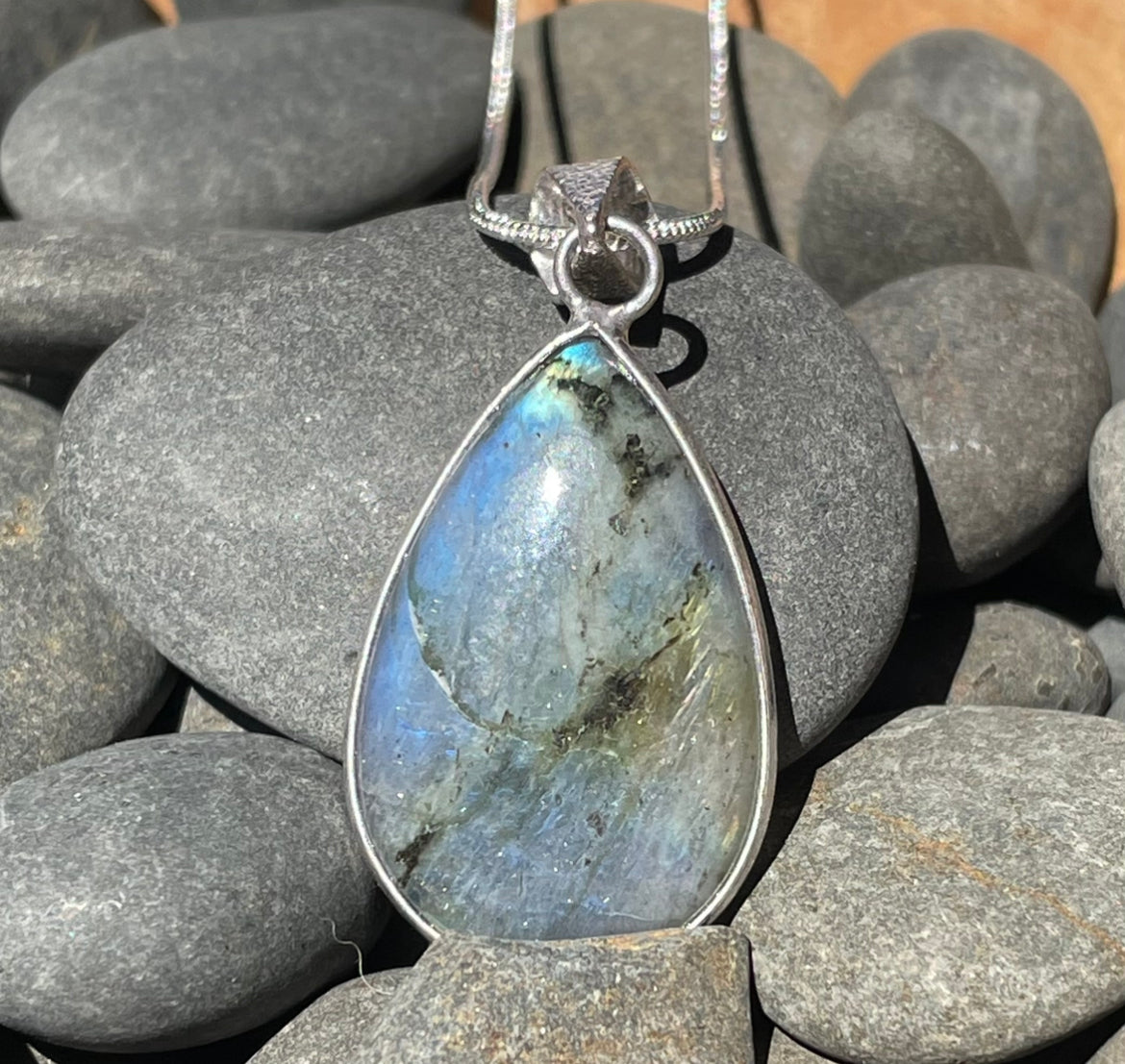 Gorgeous Labradorite and Silver pendant