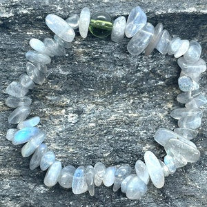 Genuine Moldavite and Chip Labradorite Beaded Bracelet - Gemstone Bracelets - Chakra Healing - Life Change - Growth