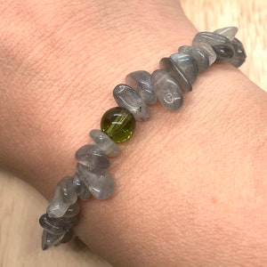 Genuine Moldavite and Chip Labradorite Beaded Bracelet - Gemstone Bracelets - Chakra Healing - Life Change - Growth