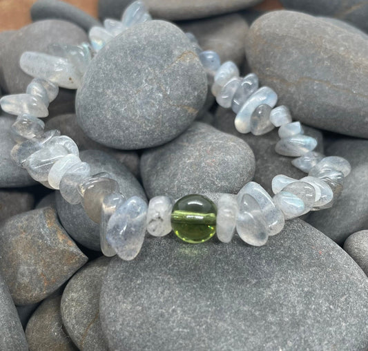 Genuine Moldavite and Chip Labradorite Beaded Bracelet - Gemstone Bracelets - Chakra Healing - Life Change - Growth