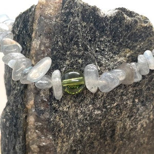 Genuine Moldavite and Chip Labradorite Beaded Bracelet - Gemstone Bracelets - Chakra Healing - Life Change - Growth